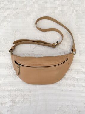 MANDRN Atlas Tan Leather Fanny Pack Crossbody Belt Bag Sand